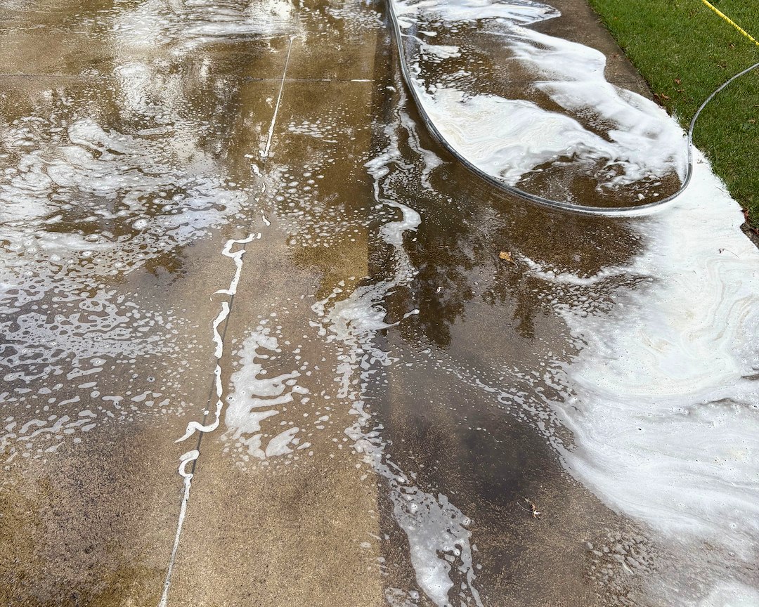Driveway Cleaning in Fort Wayne – Restoring Curb Appeal and Protecting Surfaces
